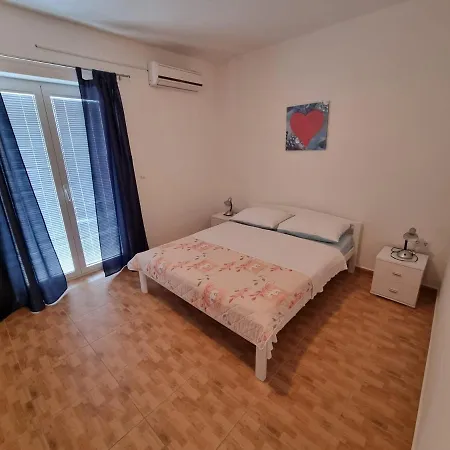 Ukas Apartmán Jezera